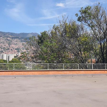 Apartamento Cerca A Plaza Mayor Медельин Экстерьер фото