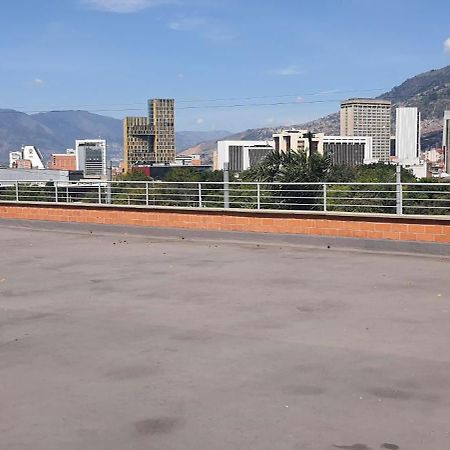 Apartamento Cerca A Plaza Mayor Медельин Экстерьер фото